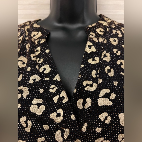 BLACK AND GOLD LEOPARD SHIMMER WEEKENDER TOP SIZE SMALL NEW! - Picture 5 of 14